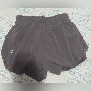 Lululemon shorts size 6